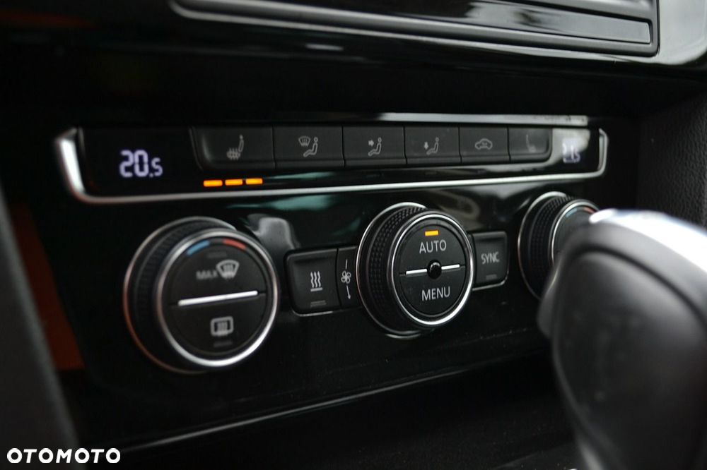 Volkswagen Passat - 20