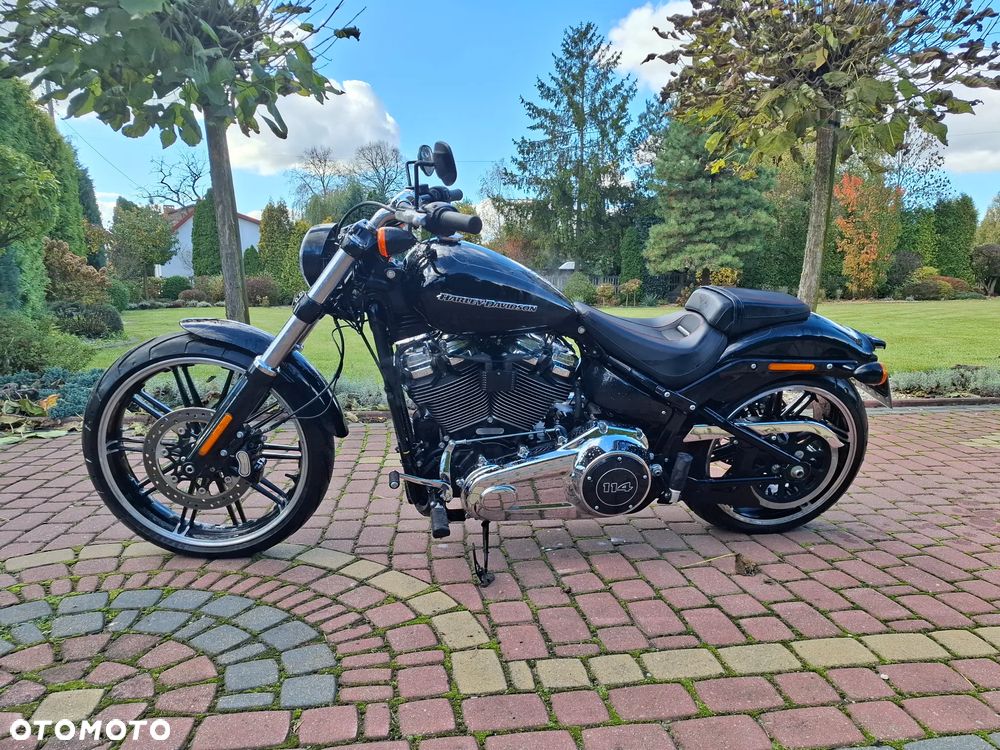 Harley-Davidson Softail Breakout - 4