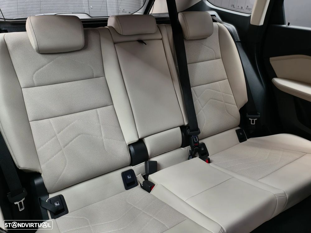 BMW X1 18 d sDrive Line Sport Auto - 41