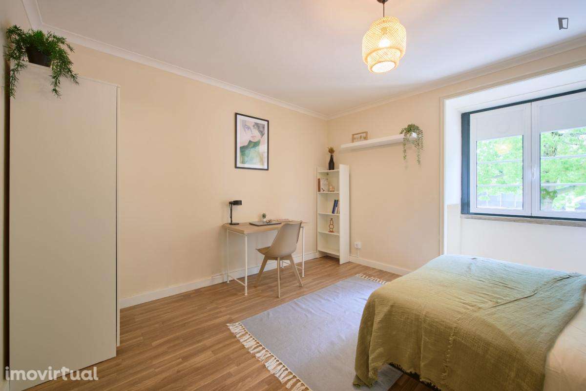 Quarto - localizado em Marquês de Pombal Lisbon - Grande imagem: 3/47