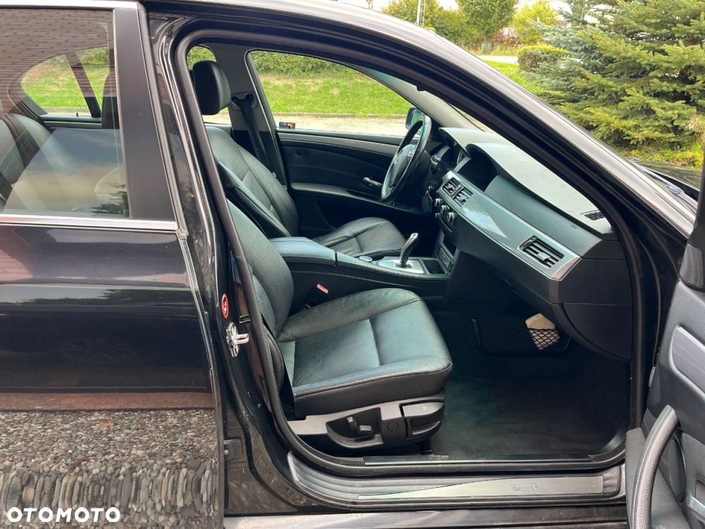 BMW Seria 5 520d - 23