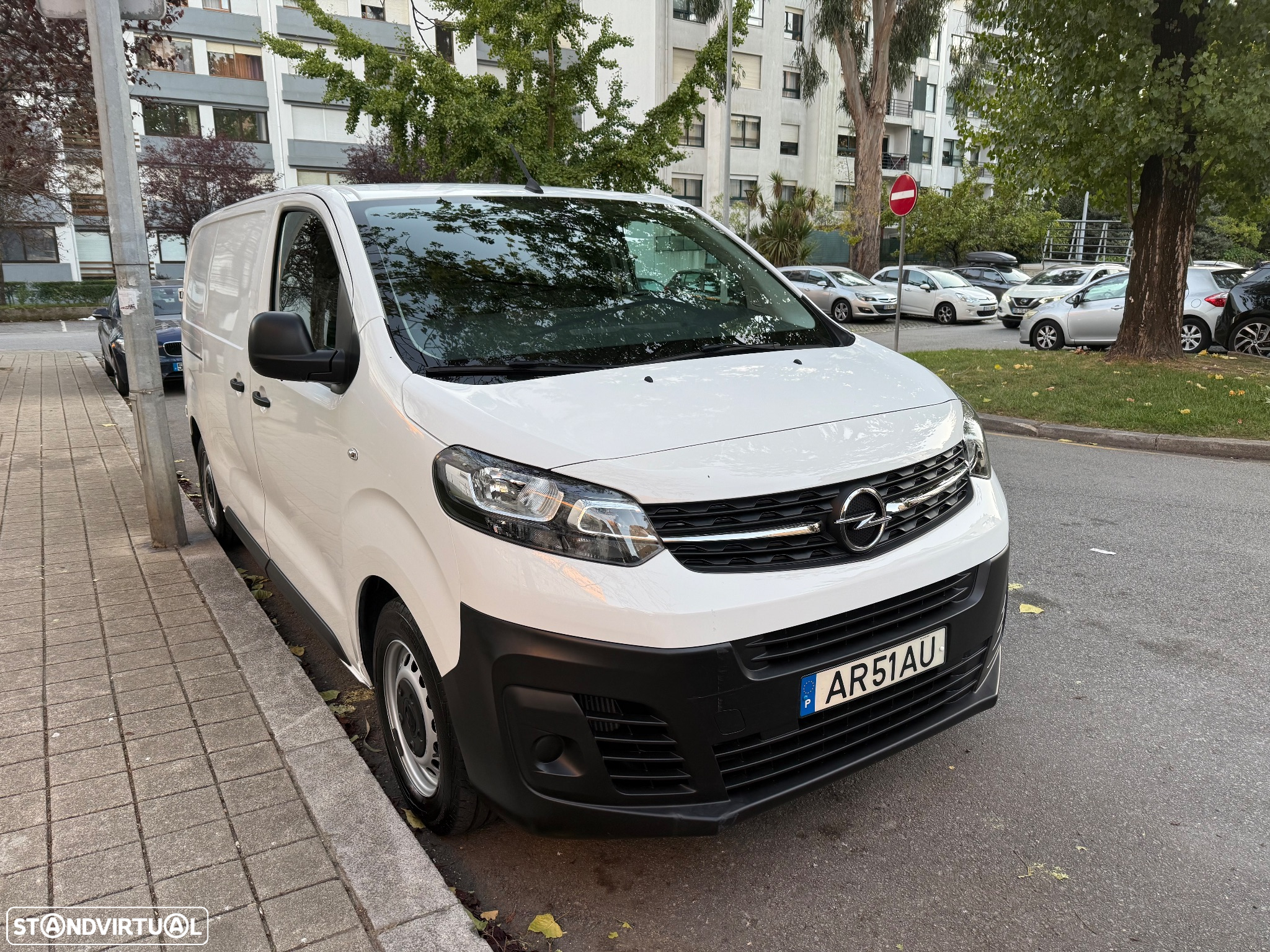 Opel Vivaro 1.5 CDTi L1H1 Essentia - 2