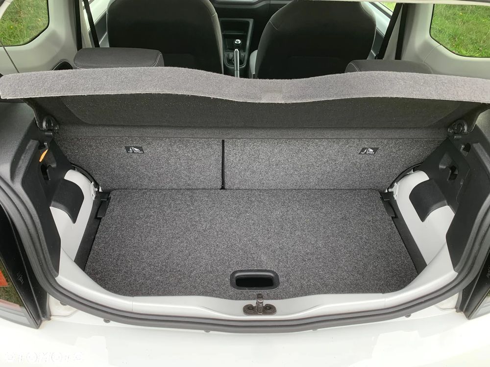 Volkswagen up! Active - 21
