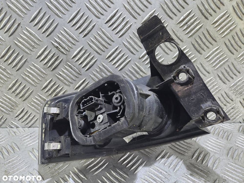 LAMPA PRAWA TYLNA SEAT IBIZA 3 - 2
