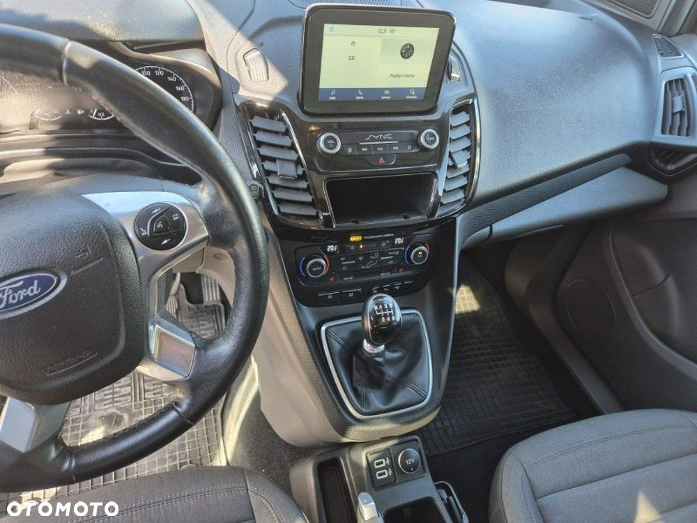 Ford Tourneo Connect Grand - 16