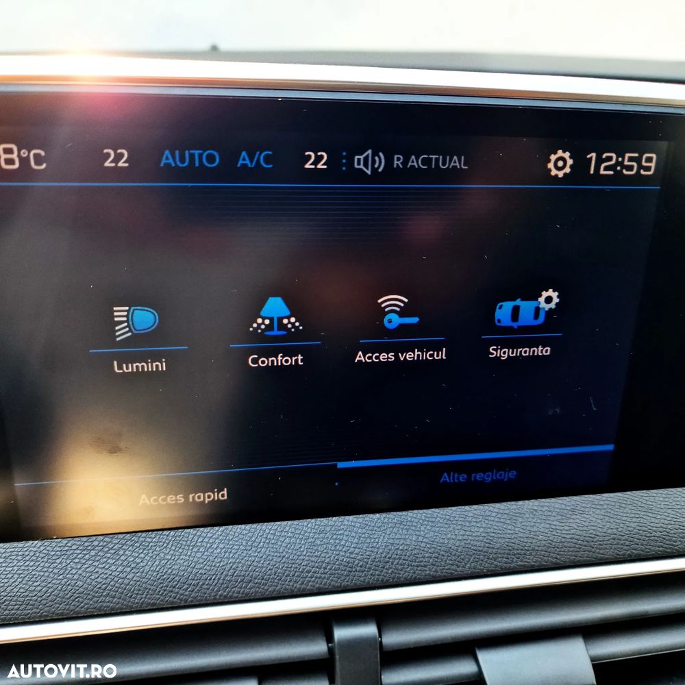 Peugeot 3008 1.6 BlueHDI S&S Allure - 28