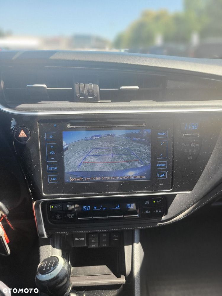 Toyota Corolla 1.6 Premium EU6 - 16