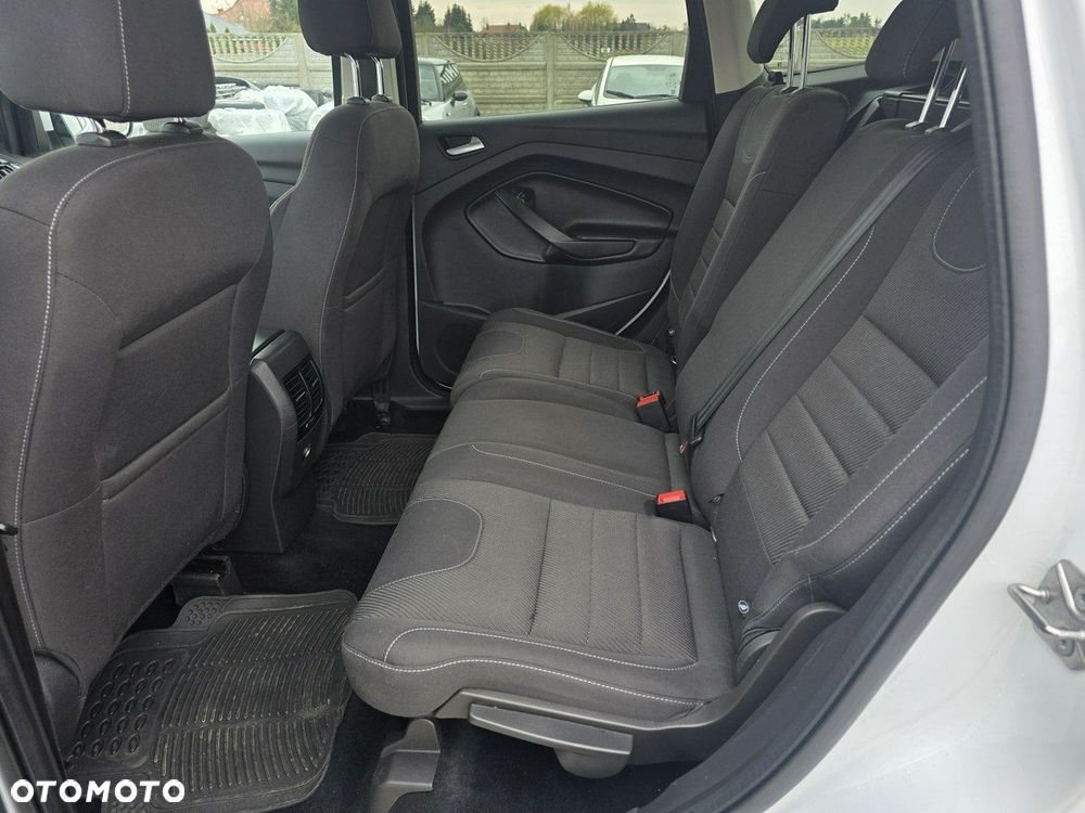 Ford Kuga 2.0 TDCi 2x4 Titanium - 22
