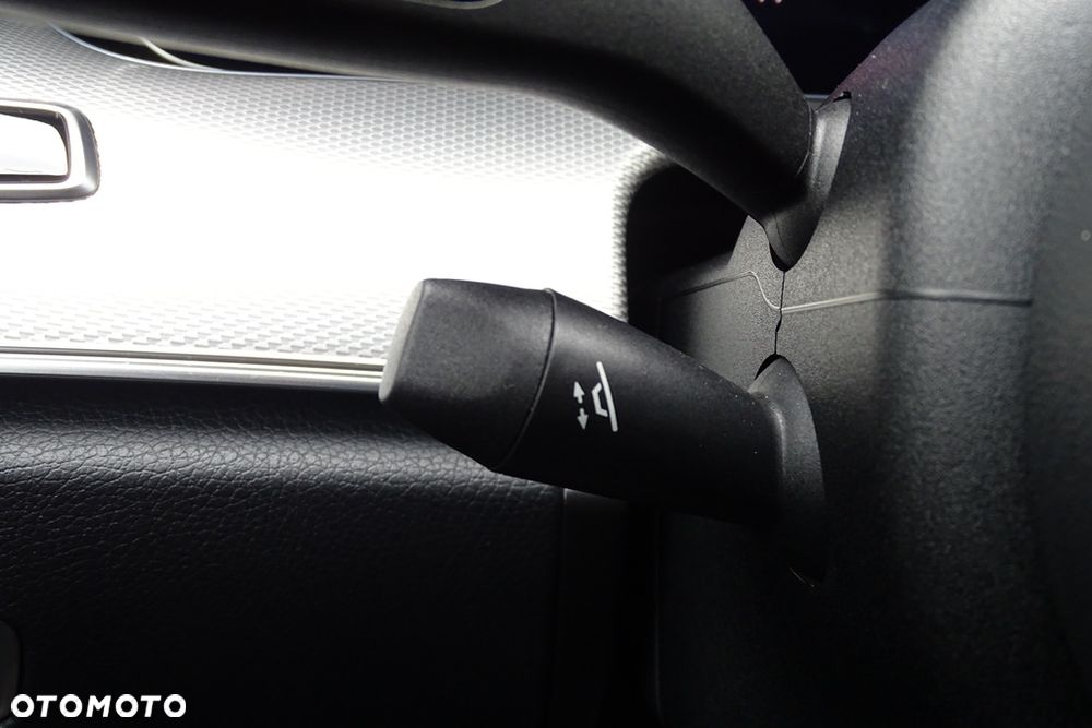 Mercedes-Benz Klasa E - 28