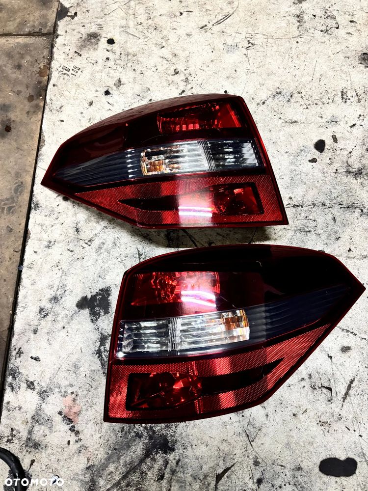 Lampy tył Renault Laguna III kombi - 2