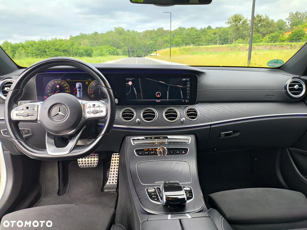 Mercedes-Benz Klasa E 400 d 4-Matic 9G-TRONIC - 27