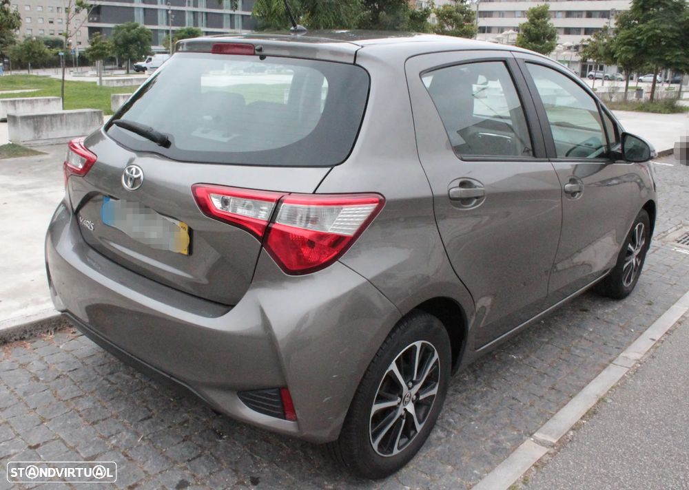 Toyota Yaris 1.0 VVT-i Comfort+P.Style - 3