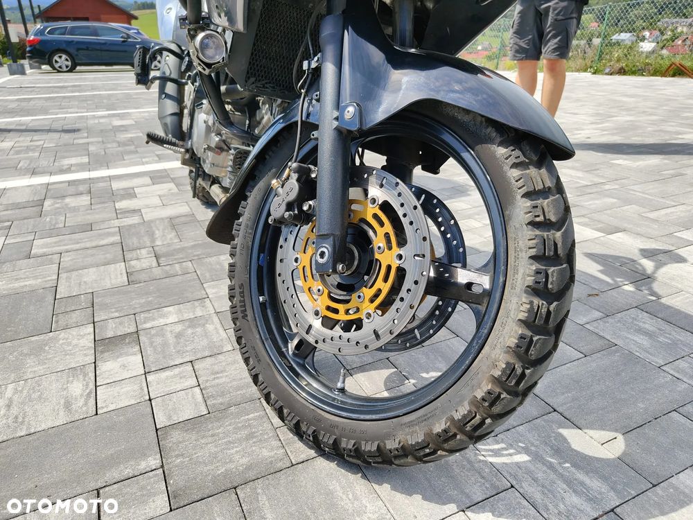 Suzuki V-STROM - 8