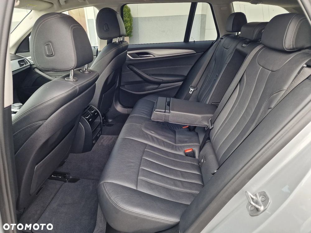 BMW Seria 5 518d - 21