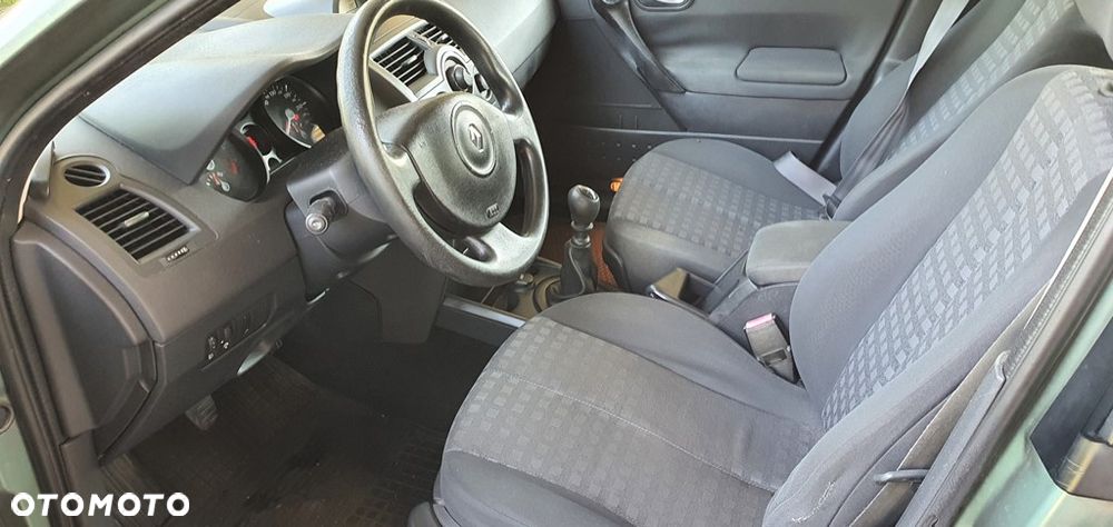 Renault Megane 1.9 dCi Dynamique Euro5 - 11