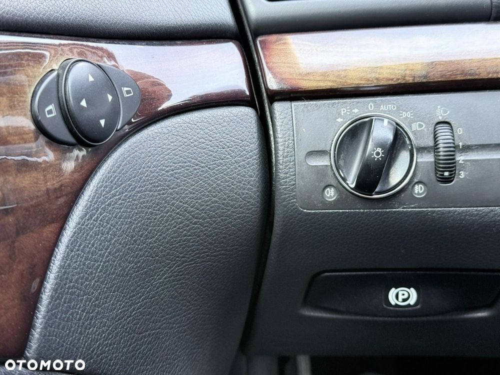 Mercedes-Benz Klasa E 220 CDI Automatik Classic - 17