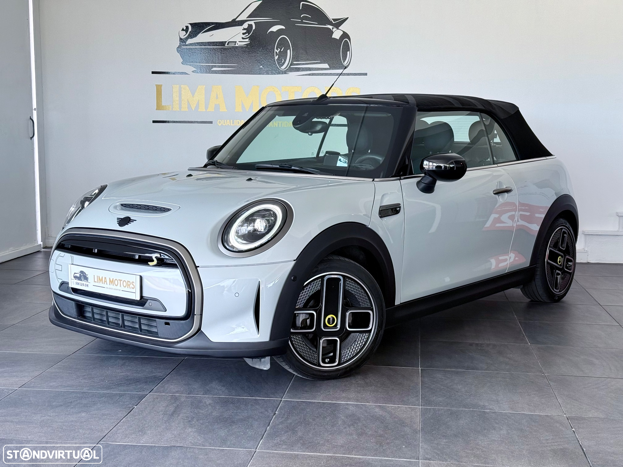 MINI Cabrio Cooper SE 1 of 999 - 35