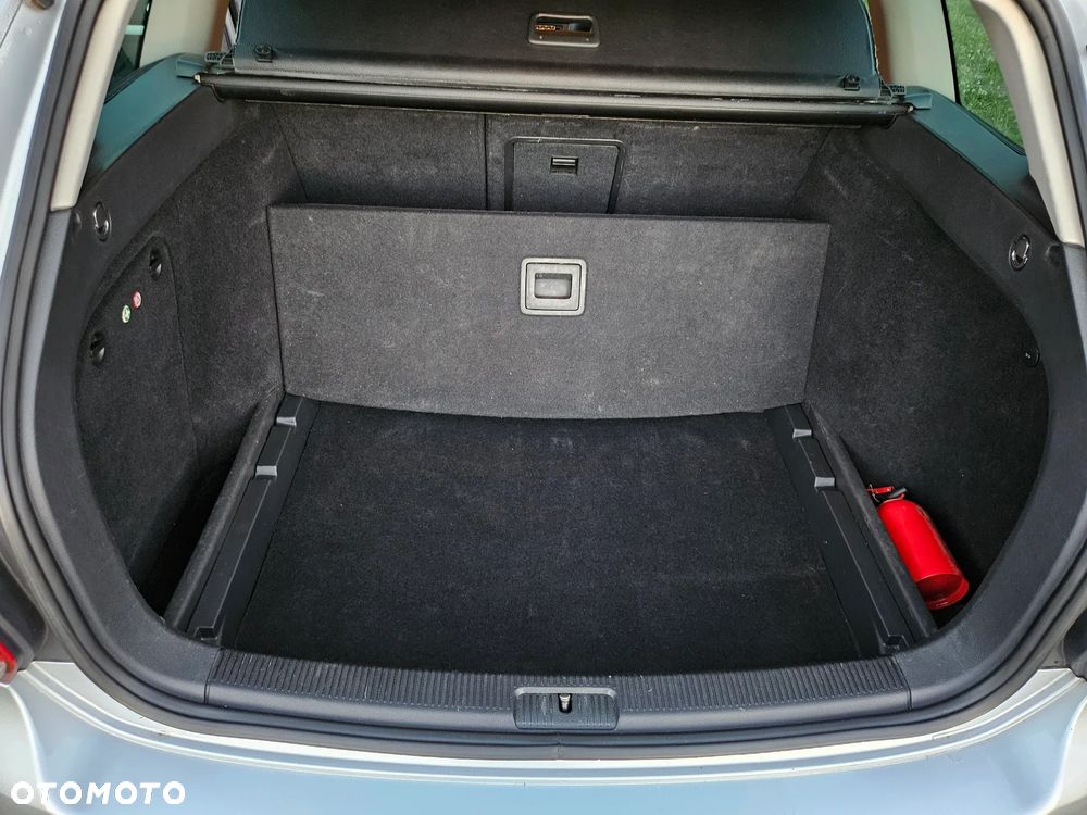 Volkswagen Golf 2.0 TDI Highline - 34