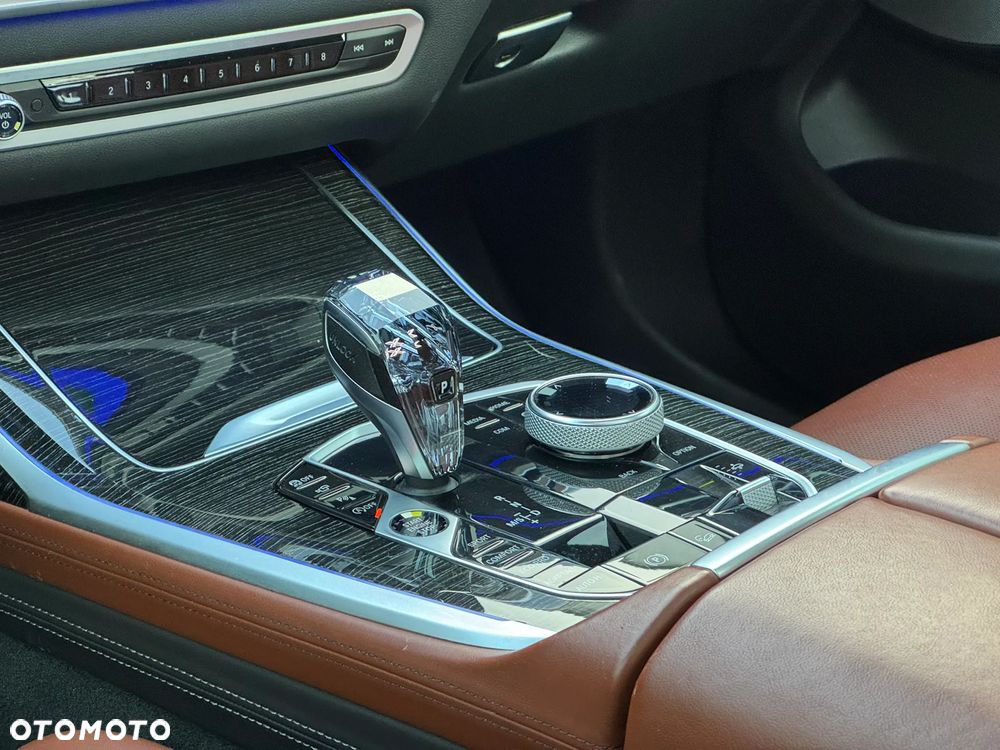 BMW X7 xDrive40i - 29