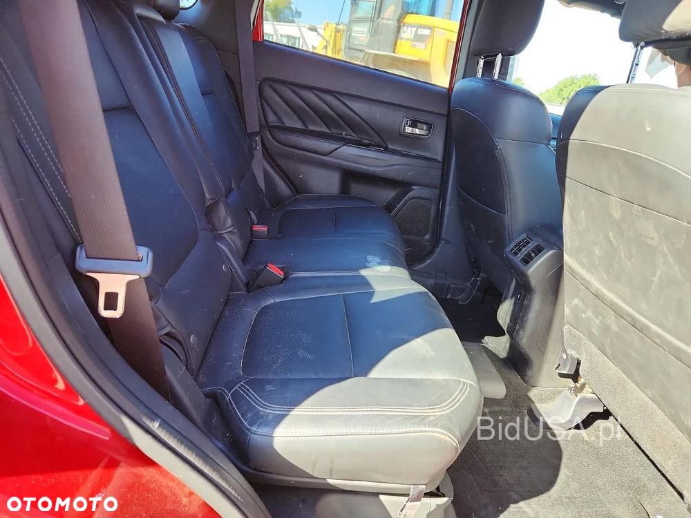Mitsubishi Outlander - 7