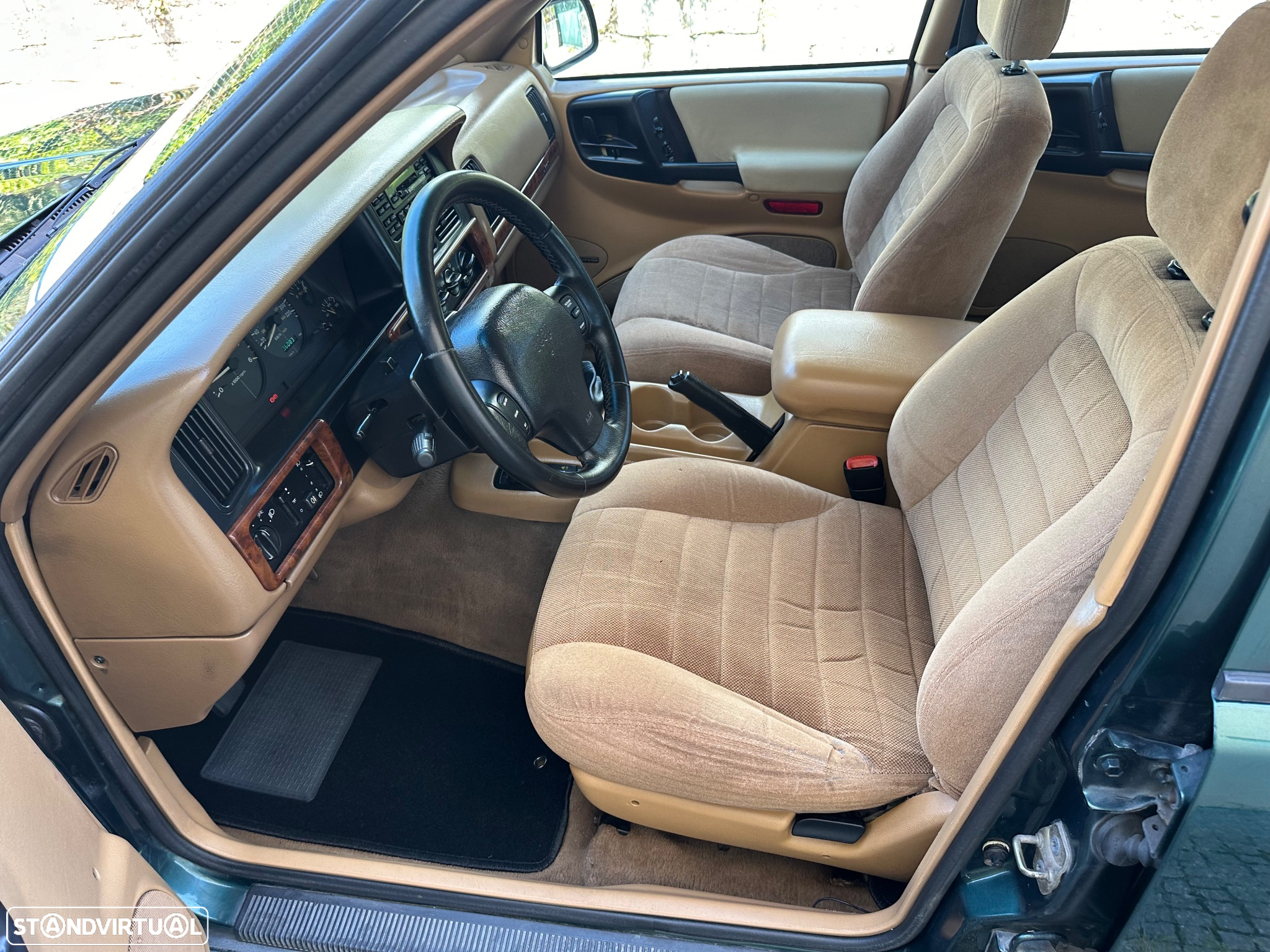 Jeep Grand Cherokee 2.5 TD Laredo - 19