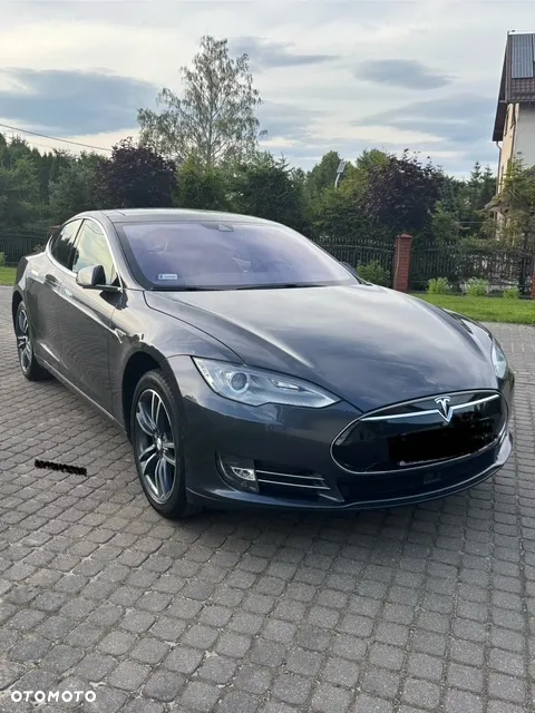 Tesla Model S Long Range Plus - 3