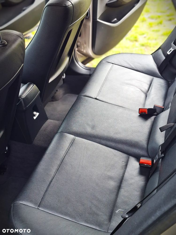 BMW X1 sDrive20d EfficientDynamics - 6