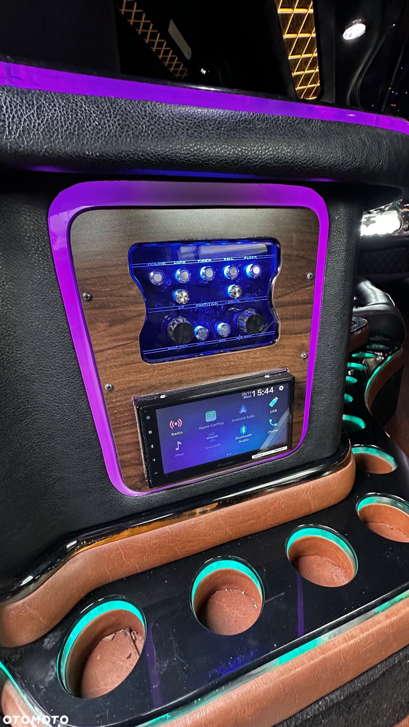 Cadillac Escalade 6.2 V8 ESV Platinum - 10