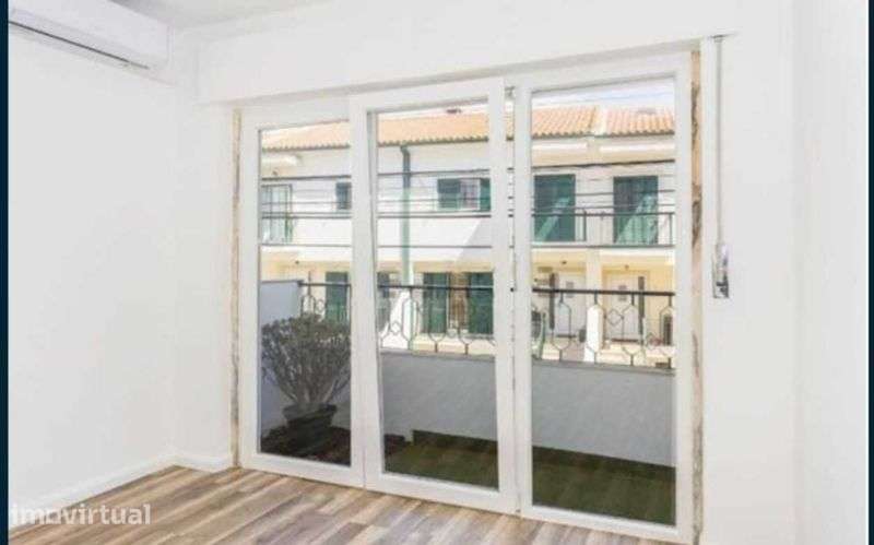 Apartamento T2 para arrendamento nos Foros de Amora - Grande imagem: 4/11
