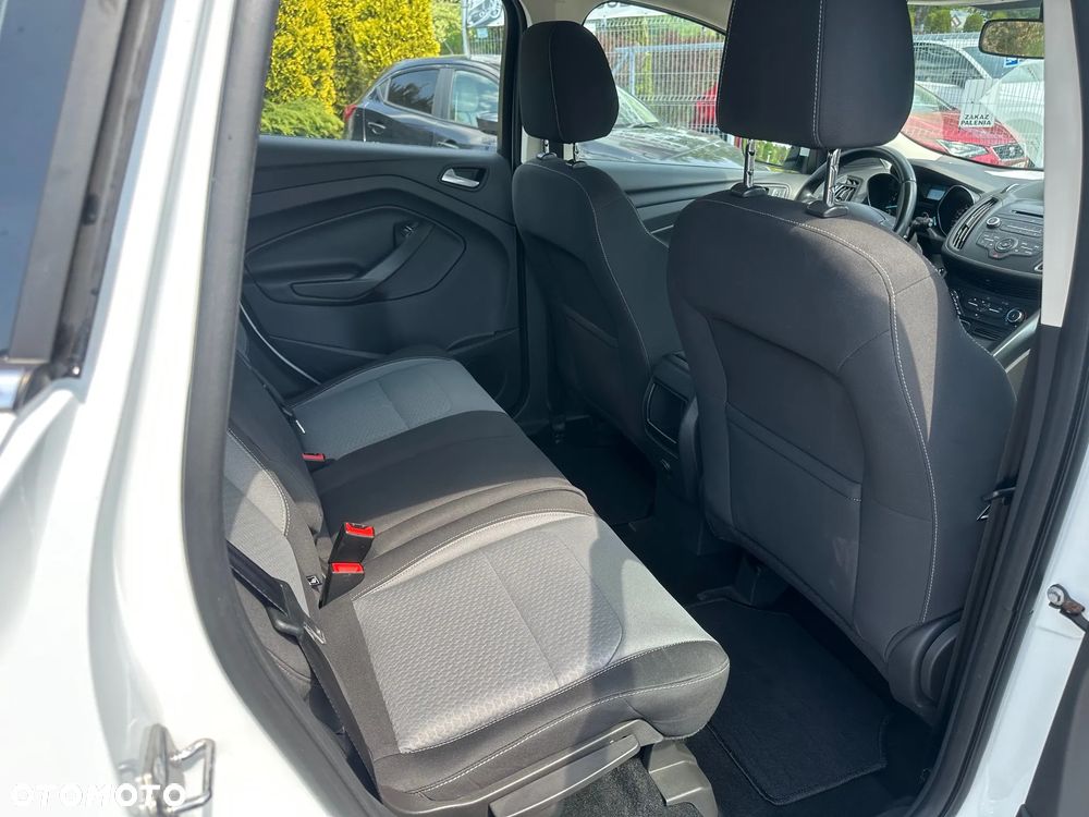 Ford Kuga 1.5 EcoBoost 2x4 Trend - 12