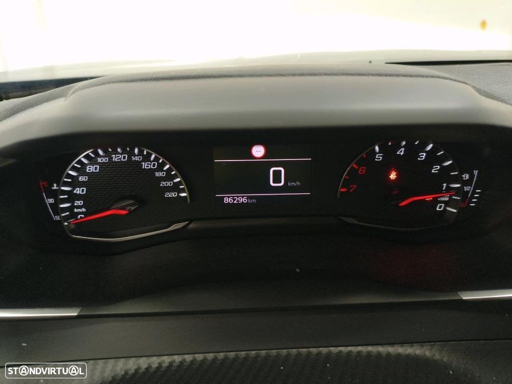 Peugeot 2008 1.2 PureTech Allure - 6