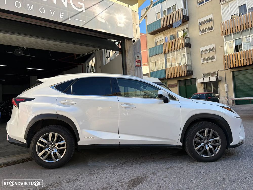 Lexus NX 300h F Sport 4WD - 3