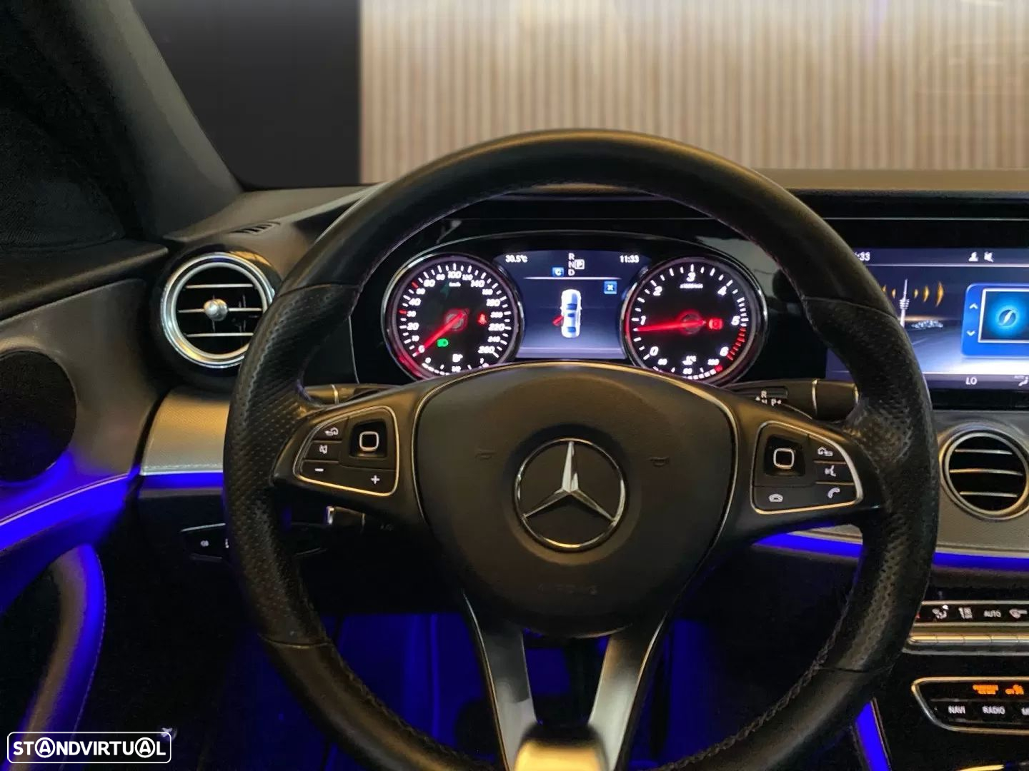 Mercedes-Benz E 220 d Exclusive Line - 11