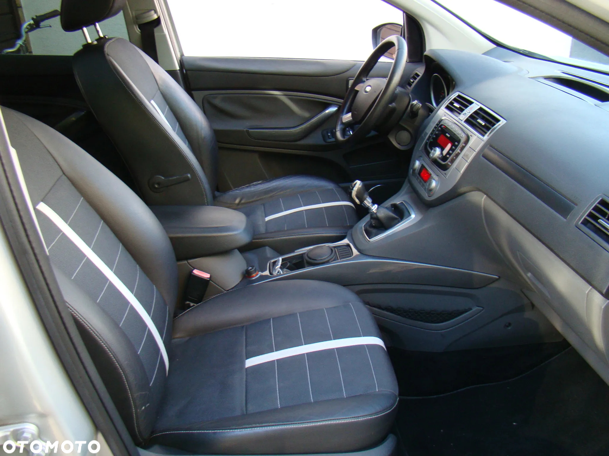 Ford Kuga 2.0 TDCi 4x4 Trend - 12