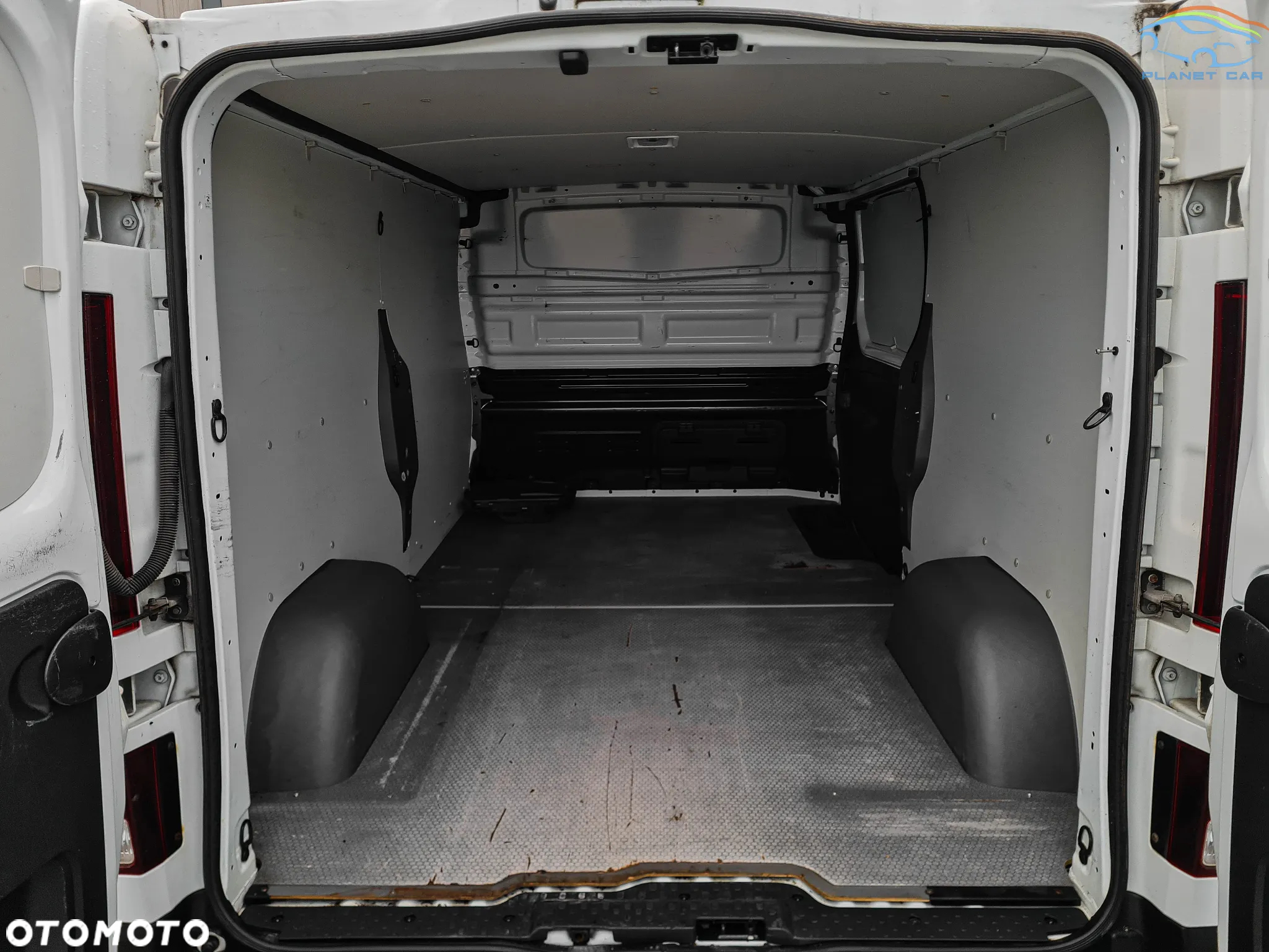 Renault 2015 Renault Trafic III Furgon LONG 1.6 dCi 120KM - 16