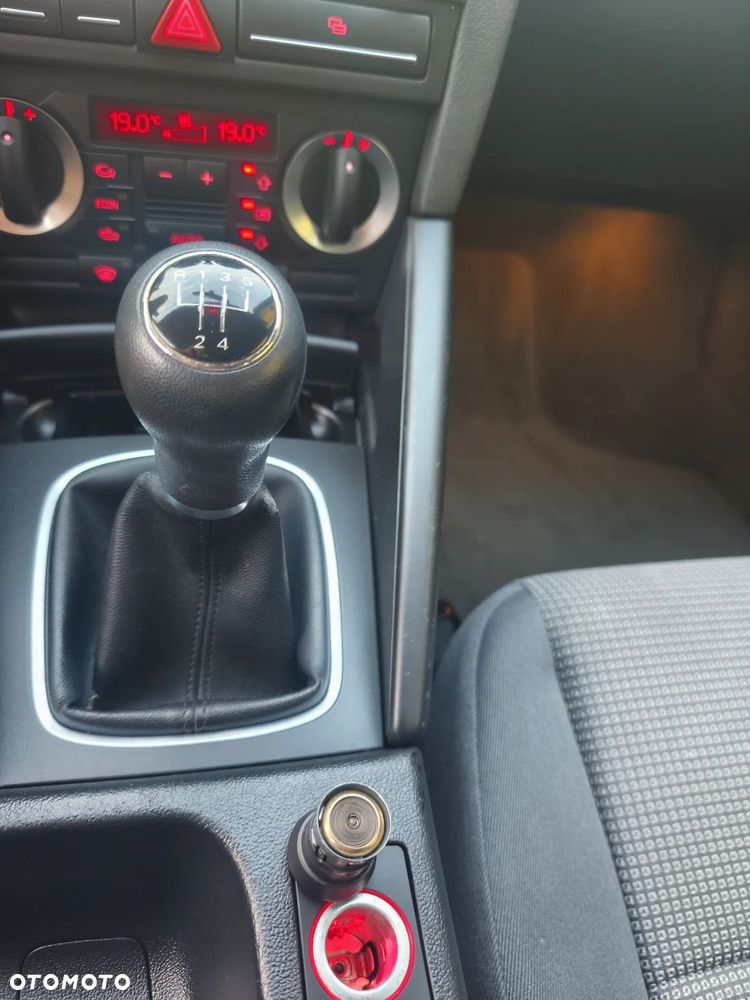 Audi A3 3-drzwiowe 1.6 Ambiente - 11