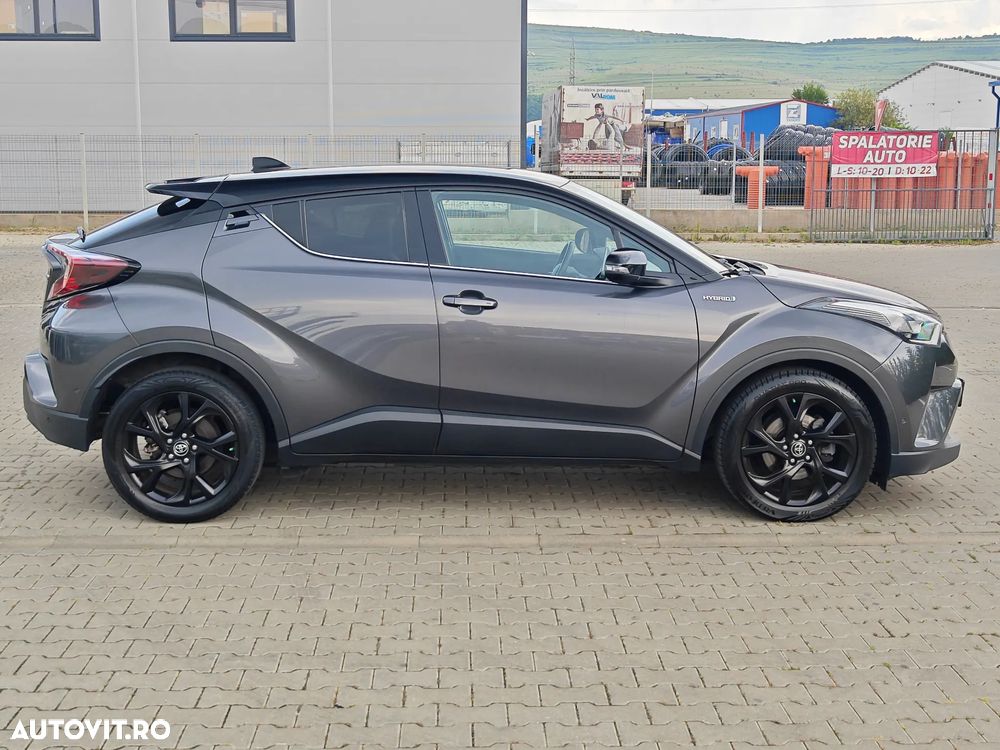 Toyota C-HR ver-1-8-hsd-122-cp-4x2-cvt-c--ult-style-bi--tone - 21