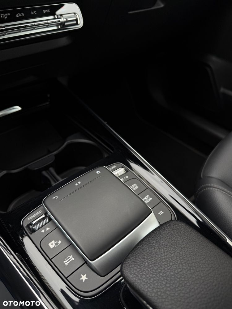 Mercedes-Benz GLA 180 Progressive - 8