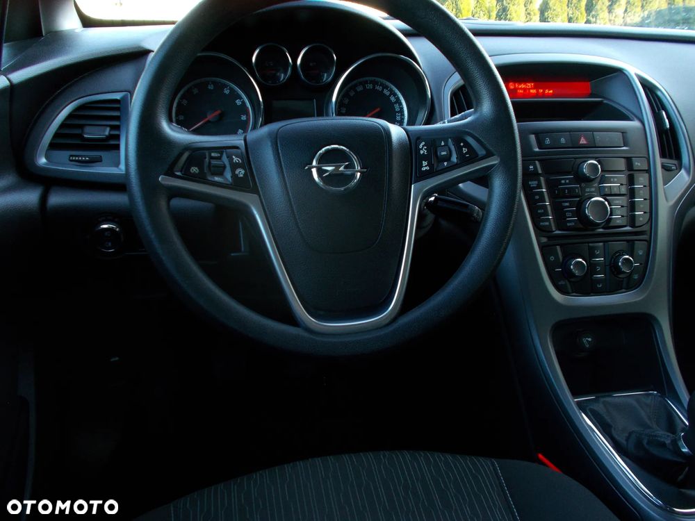 Opel Astra IV 1.4 T Cosmo - 7