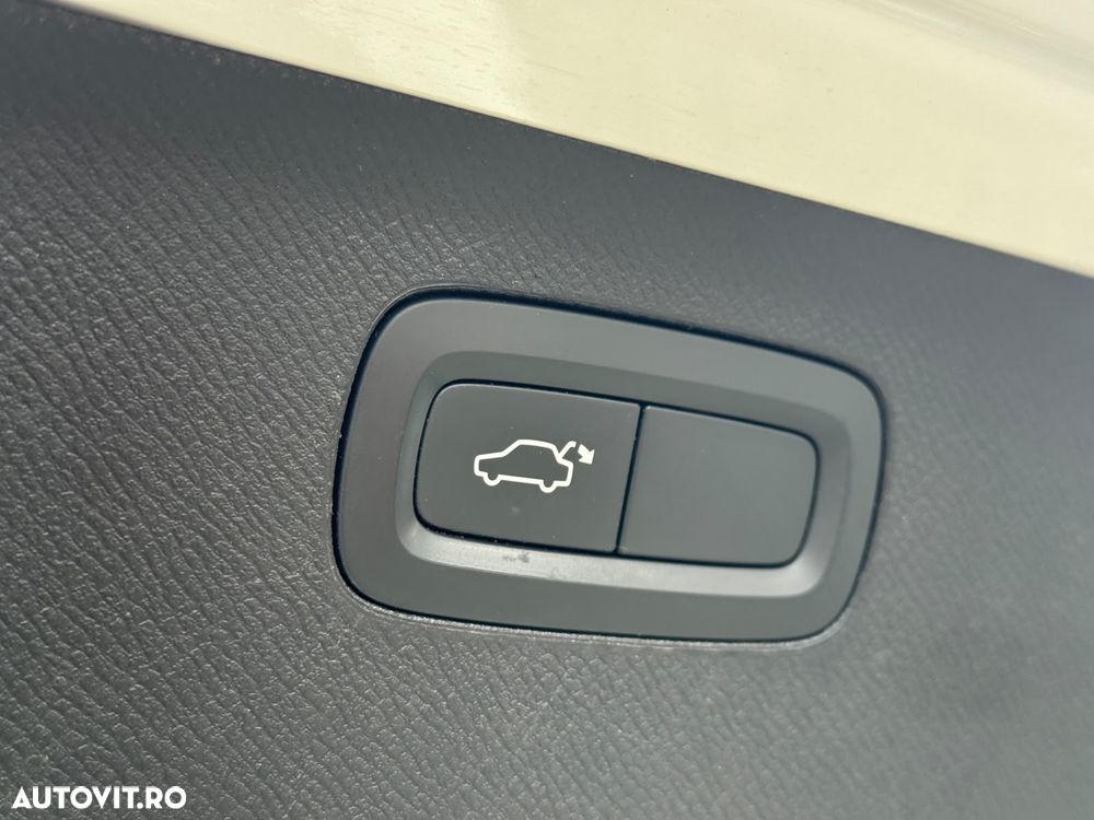 Volvo XC 90 T8 AWD Recharge Geartronic Inscription Edition - 18