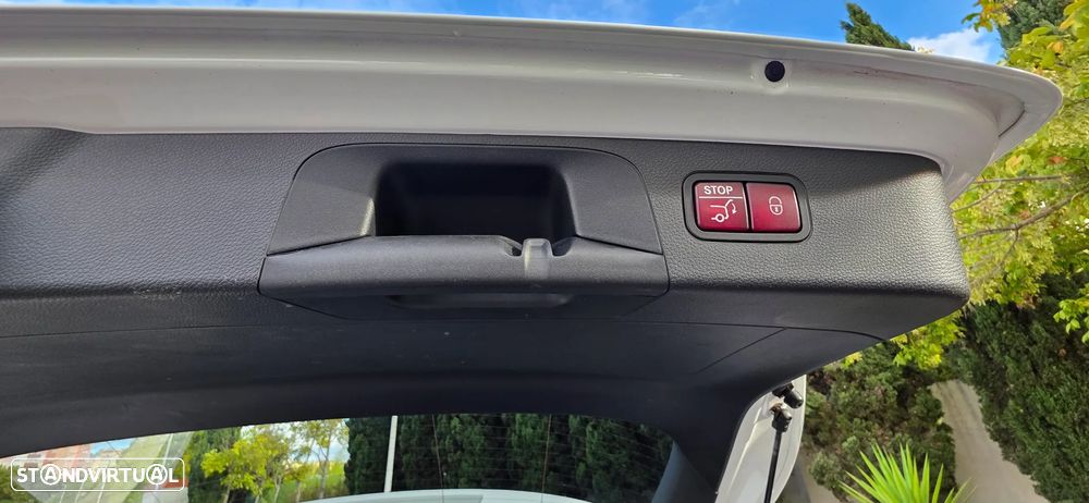 Mercedes-Benz GLC 300 ver-e-4matic - 20