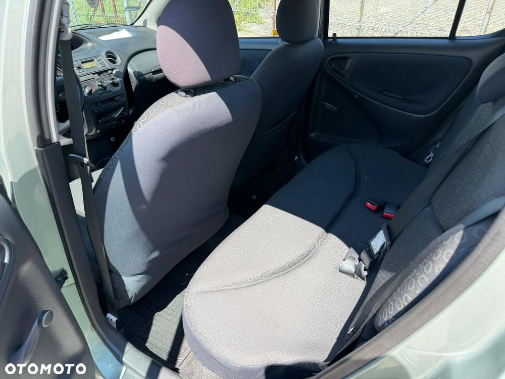 Toyota Yaris 1.0 Luna - 6