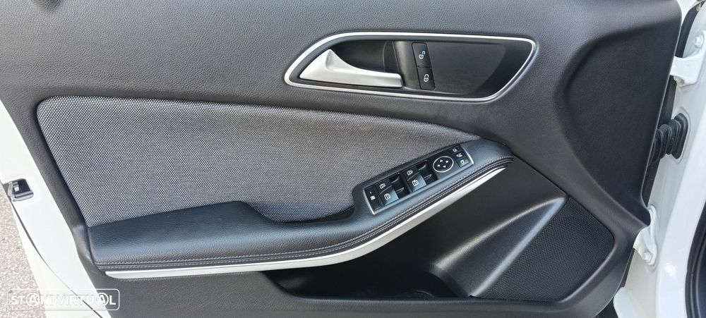 Mercedes-Benz GLA 220 4Matic 7G-DCT Style - 19