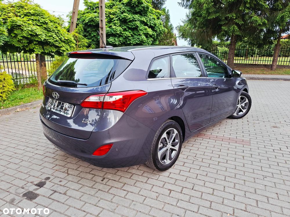Hyundai i30 blue Kombi 1.6 GDi Passion - 10