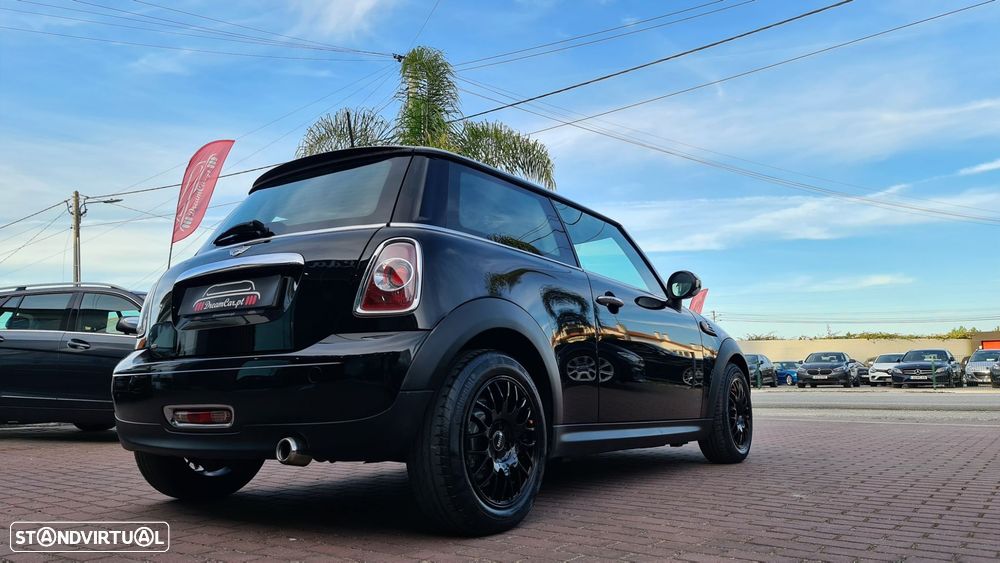 MINI 3 Portas One D - 31