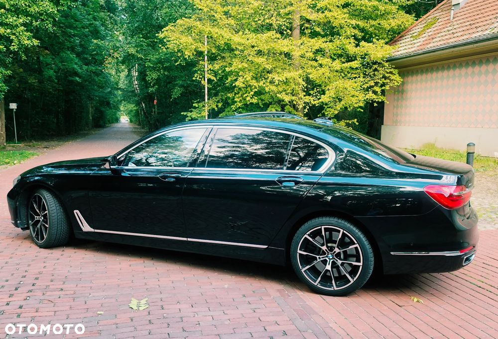 BMW Seria 7 750Li - 5