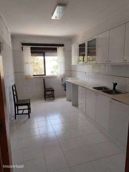 Apartamento com 3 quartos e 2 casas de banho no Cartaxo - Grande imagem: 4/12