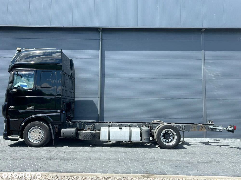 DAF XF 106.460 MEGA LOW DECK RAMA Pomoc drogowa laweta **cały na poduszkach** - 4