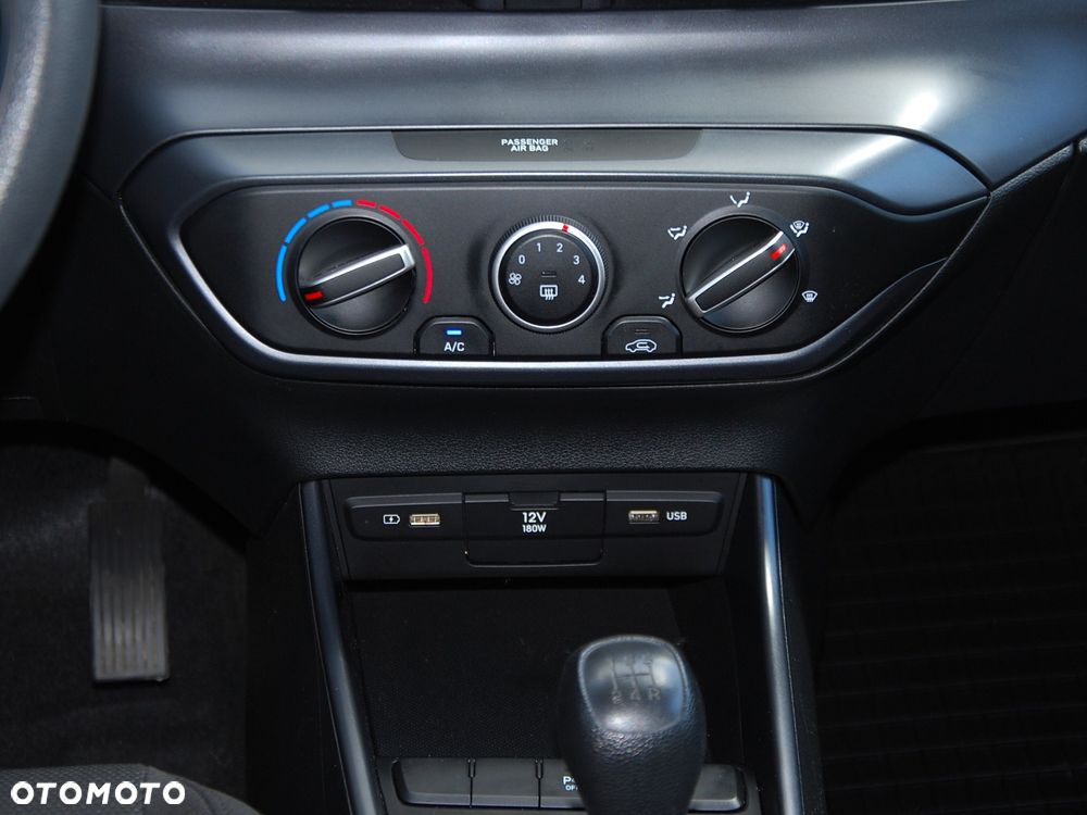 Hyundai i20 1.2 Pure - 25