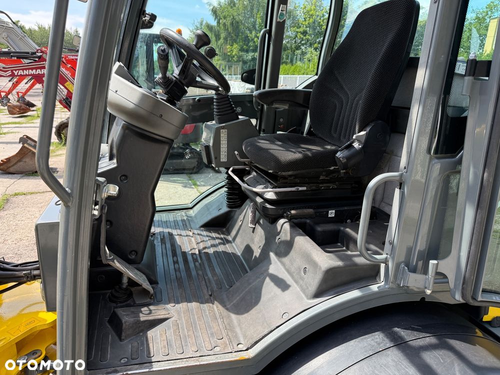 Wacker Neuson Ładowarka WL52 - 27